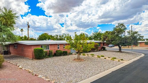 6902 E Calle Canis, Tucson, AZ, 85710-5421 | Card Image