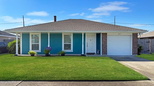 2817 Cambridge Drive, Laplace, LA, 70068 | Card Image