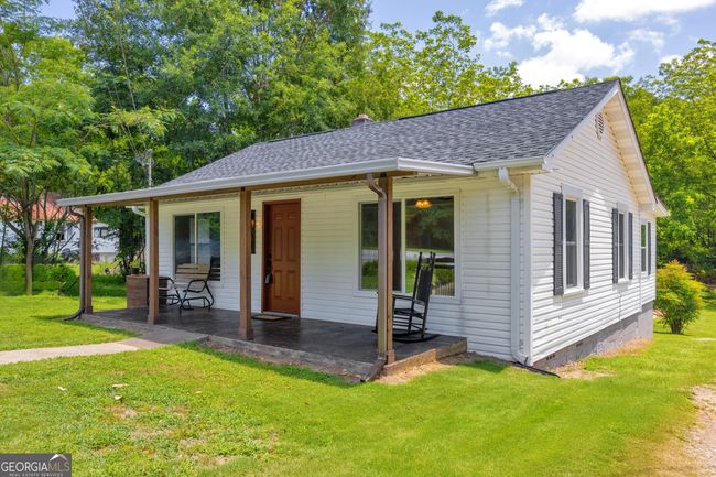 1813 W Currahee St, House other with 3 bedrooms, 2 bathrooms and null parking in Toccoa GA | Image 4