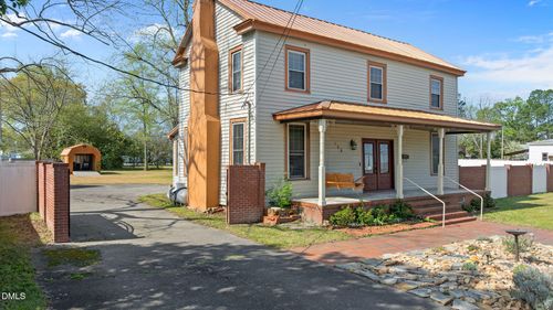 128 E Railroad St, La Grange, NC, 28551-1733 | Card Image