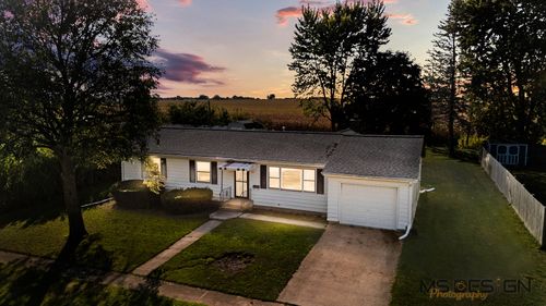 535 N Pine St, Waterman, IL, 60556-9808 | Card Image