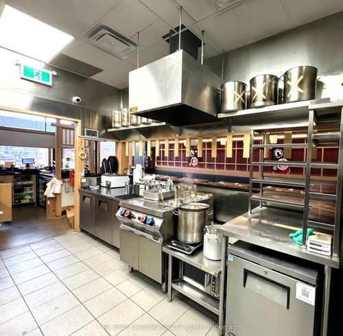 3-2131 Yonge St, Toronto, ON, M4S0C5 | Card Image