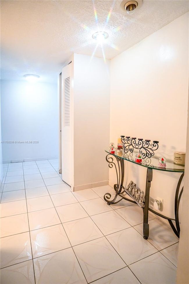 APT-601 - 4164 Inverrary Dr, Condo with 2 bedrooms, 2 bathrooms and null parking in Lauderhill FL | Image 35