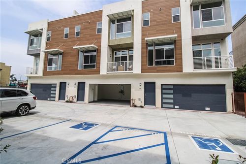 15 S Chapel Ave, Alhambra, CA, 91801-3907 | Card Image