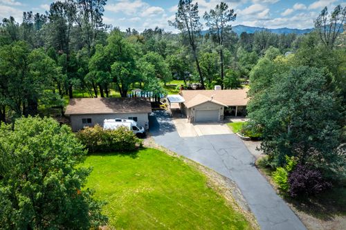 9246 Chaparral Dr, Redding, CA, 96001-8719 | Card Image