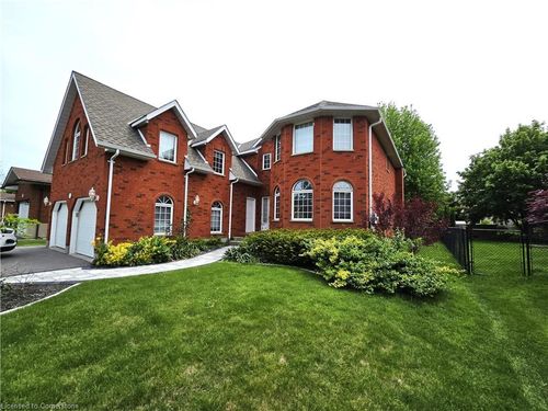 401 Forestlawn Rd, Waterloo, ON, N2K2J5 | Card Image