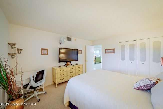 Guest Bedroom | Image 13