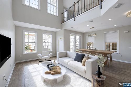 41 Sequoia Dr, Cedar Grove, NJ, 07009-2305 | Card Image