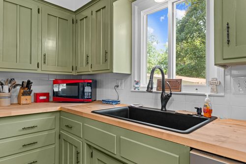 372 Greenbrier Ln, Hollister, MO, 65672-5312 | Card Image