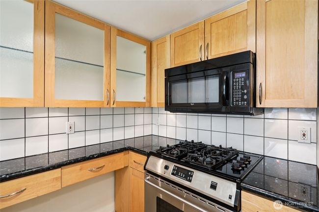 APT-205 - 2929 1 St Ave, Condo with 1 bedrooms, 1 bathrooms and 1 parking in Seattle WA | Image 15