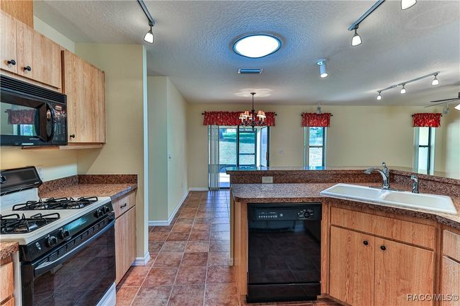8087 E Decatur Ct, House other with 3 bedrooms, 2 bathrooms and 3 parking in Floral City FL | Image 17