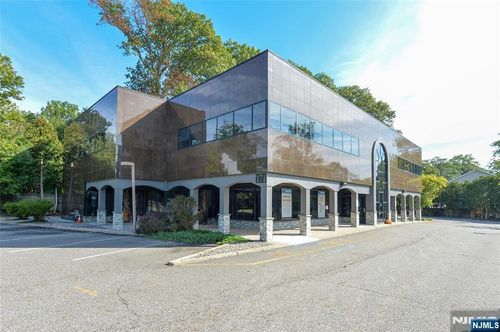 171 Franklin Tpke, Waldwick, NJ, 07463-1849 | Card Image