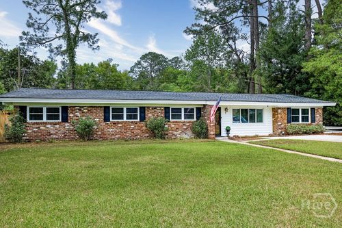 7 Broadmoor Cir, Savannah, GA, 31406-2213 | Card Image