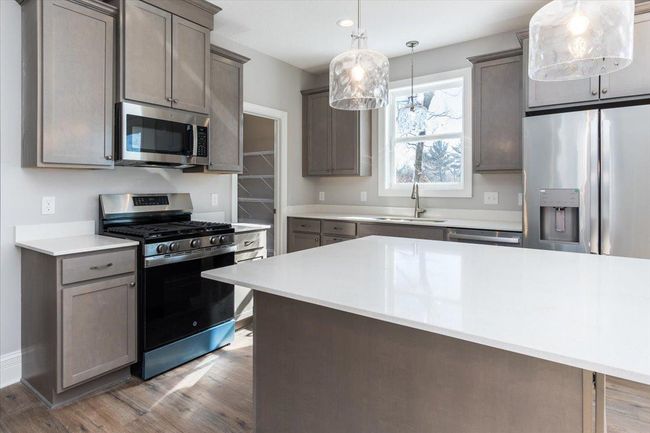 Kitchen | Image 6