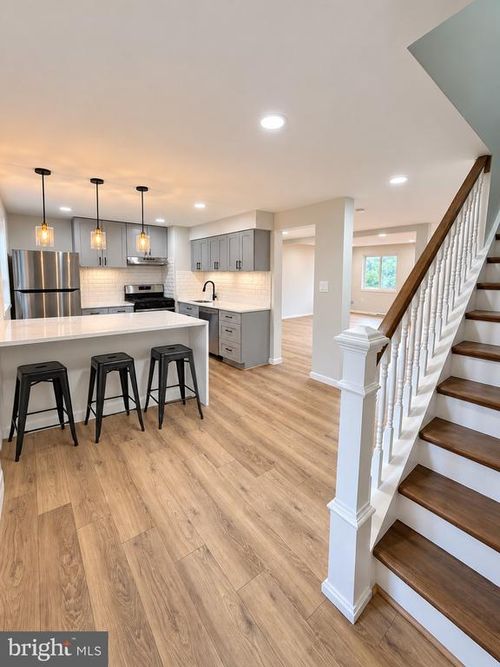 8058-8058 Saint Annes Ct, ALEXANDRIA, VA, 22309-1230 | Card Image