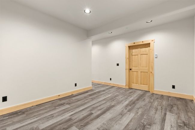 flex space for office, gym, storage | Image 44