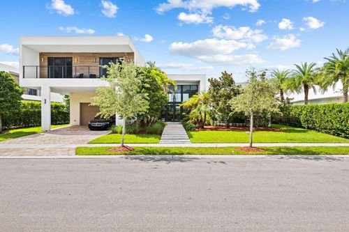 16768 Natures Way, Weston, FL, 33326-1072 | Card Image