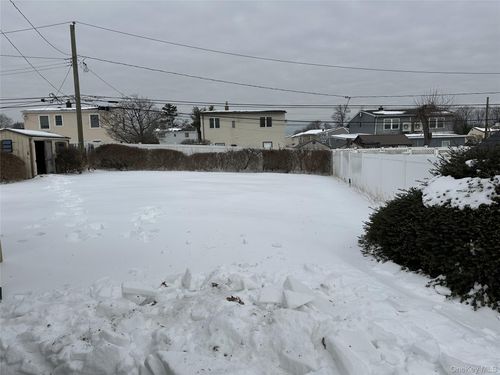 63 Morning Glory Rd, Levittown, NY, 11756-2409 | Card Image