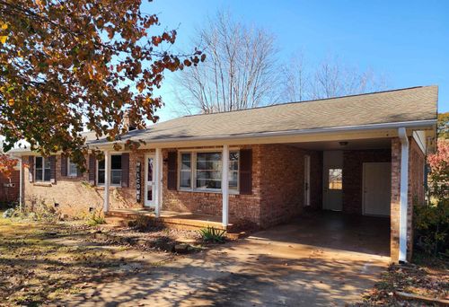 111 Courtland Dr, Greenville, SC, 29617-3024 | Card Image