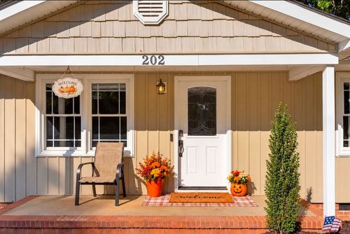 202 Hemlock Ave, Anderson, SC, 29625-1862 | Card Image