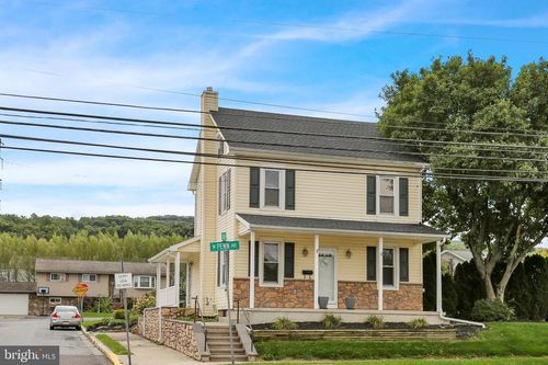 500 W Penn Ave, ROBESONIA, PA, 19551-1420 | Card Image