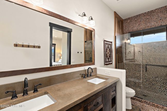 Bathroom 2 | Image 45