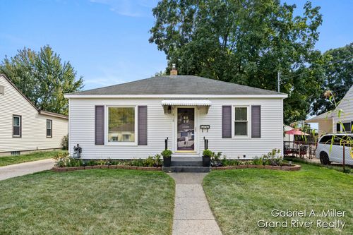 818 Aldon St, Wyoming, MI, 49509-1920 | Card Image