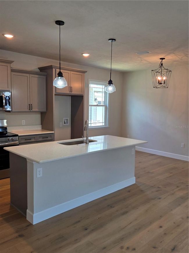 24350 Sw 18 Th Ln, House other with 3 bedrooms, 2 bathrooms and null parking in NEWBERRY FL | Image 5