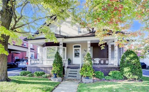 48 Dupont St E, Waterloo, ON, N2J2G9 | Card Image