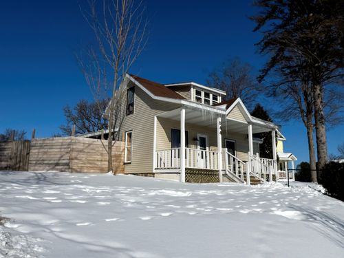 544 W Upton Avenue, Richmond Township, MI, 49307 | Card Image