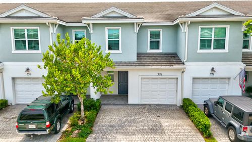 576 Parsons Way, Deerfield Beach, FL, 33442-2400 | Card Image