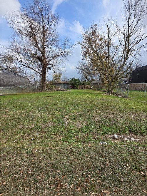4204 Cortlandt St, Houston, TX, 77018-5704 | Card Image