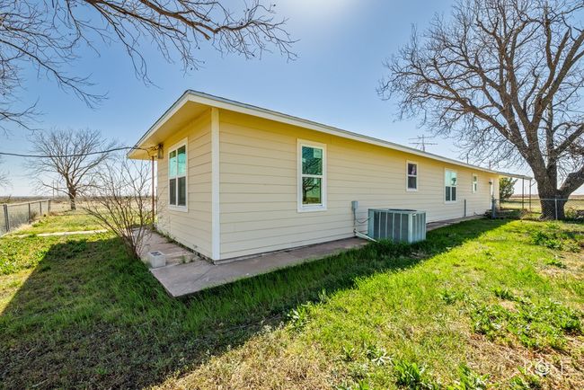 17342 Fm 1929 W, House other with 3 bedrooms, 2 bathrooms and 1 parking in Miles TX | Image 20
