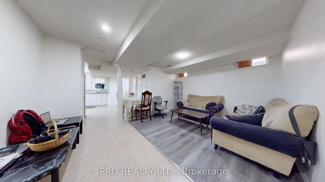 41 Lauraglen Cres, House attached with 6 bedrooms, 4 bathrooms and 4 parking in Brampton ON | Image 34