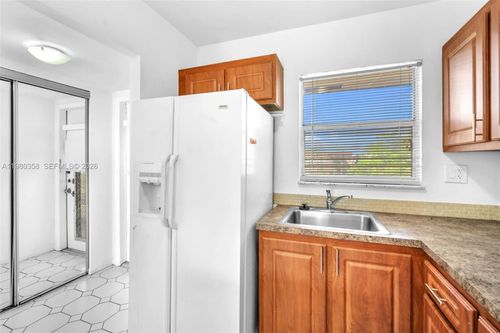 apt-306-2720 N Pine Island Rd, Sunrise, FL, 33322-2273 | Card Image