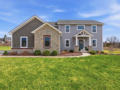 7753 Fox Trace Rd, Dexter, MI, 48130-8604 | Card Image