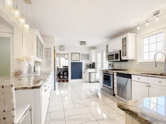 548 Lorna Lane, House other with 5 bedrooms, 5 bathrooms and 5 parking in Greater Napanee ON | Image 17
