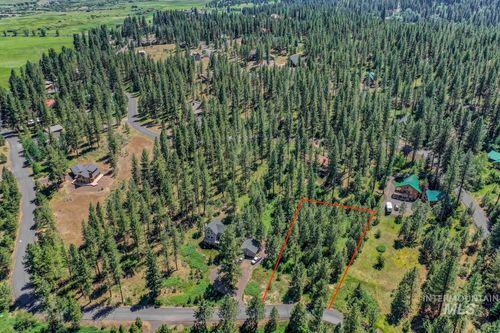 3955 Valley View Dr, New Meadows, ID, 83654-7707 | Card Image