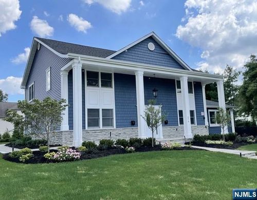 270 B Broadway, Hillsdale, NJ, 07642-1448 | Card Image