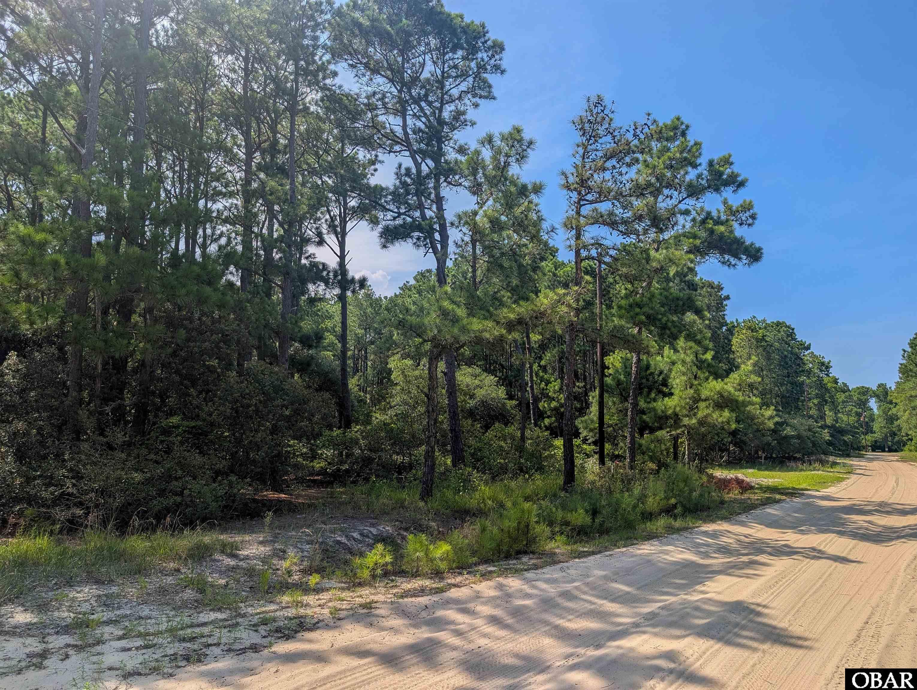 Land in Corolla 4