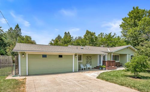 1966 Dale St, Medford, OR, 97501-4120 | Card Image
