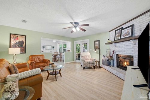 5233 Westwind Cir, Pensacola, FL, 32526-1900 | Card Image