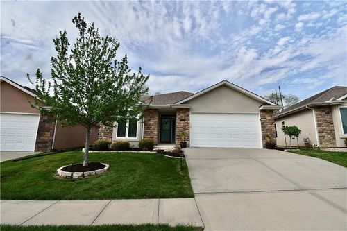 1928 Carter Ct, Liberty, MO, 64068-3099 | Card Image