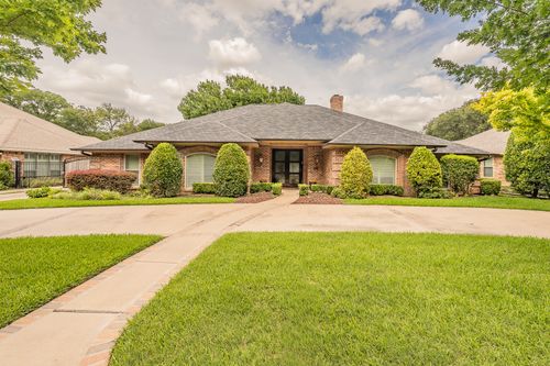 6724 Blue Meadow Dr, Fort Worth, TX, 76132-1129 | Card Image