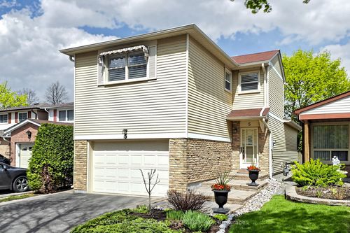 5 Madsen Crescent, Markham, ON, L3R4P2 | Card Image