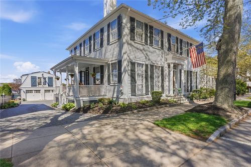693 Hope St, Bristol, RI, 02809-1916 | Card Image