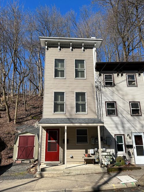 162 York St, Lambertville, NJ, 08530-1310 | Card Image