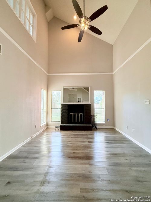 apt-512-4839 Brandeis St, San Antonio, TX, 78249-1764 | Card Image