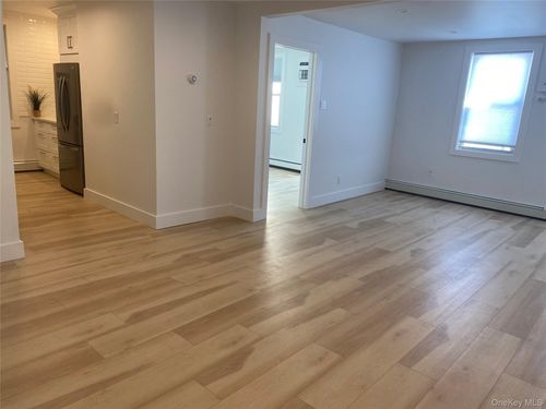 apt-3-1388 Old Northern Blvd, Roslyn, NY, 11576-2170 | Card Image