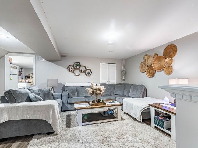 866 Krosno Blvd, House attached with 5 bedrooms, 2 bathrooms and 2 parking in Pickering ON | Image 19